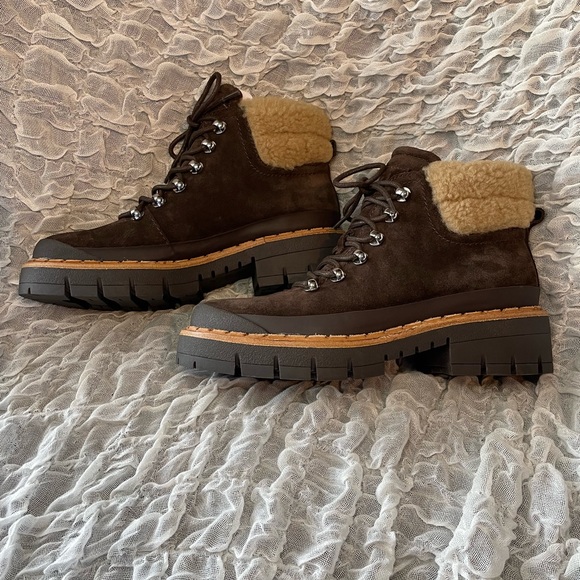 💥NWT💥 Marc Fisher LTD Cade Genuine Shearling Cuff Lace-up Boot - Picture 11 of 15